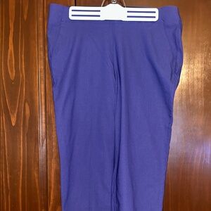 Women’s Simply Vera mid- to high-rise capri pull-on pants